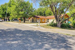 12 Mi to The Alamo: Converse Home w/ Foosball
