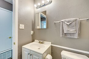 12 Mi to The Alamo: Converse Home w/ Foosball