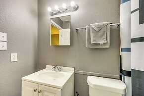 12 Mi to The Alamo: Converse Home w/ Foosball