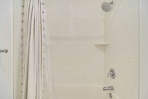 2 Mi to Johns Pass: Madeira Beach Condo