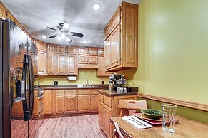 Grill, Dine & Relax Outside: Home in Tyrone!