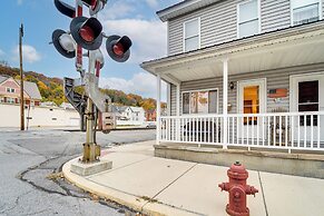 Grill, Dine & Relax Outside: Home in Tyrone!