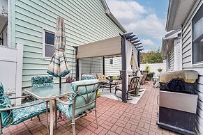 Grill, Dine & Relax Outside: Home in Tyrone!