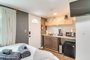 10 Mi to Washington: Wheaton Studio Suite