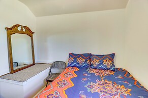 DC Area Home: 1 Mi to Light Rail!