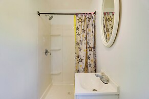 DC Area Home: 1 Mi to Light Rail!