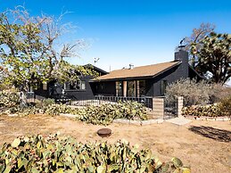 Know Joshua Tree 2 Bedroom Home
