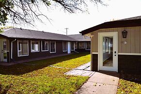 Red 4 Apartment - Experience the Comfort of This Charming