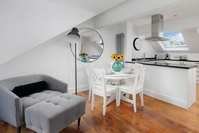 Modern 3 Bed Apartment - Parking