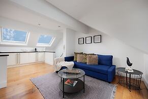 Modern 3 Bed Apartment - Parking