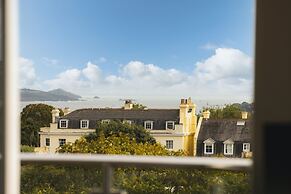 Modern 3 Bed Apartment - Parking