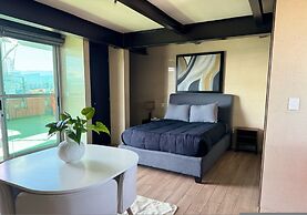 Beautiful and Comfortable Rooftop Suite