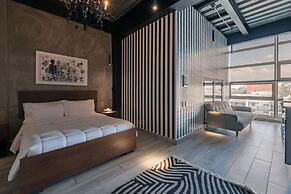 The Striped Loft Modern Elegance in a Centric Location
