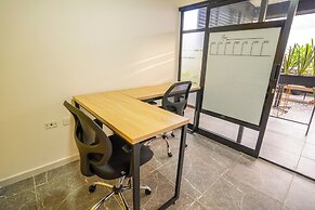Caobos Center Coliving & Coworking