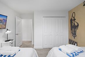 Stunning Home at Storey Lake Close to Disney