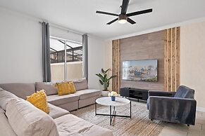 Stunning Home at Storey Lake Close to Disney