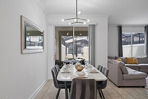 Stunning Home at Storey Lake Close to Disney