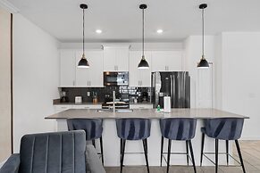 Stunning Home at Storey Lake Close to Disney