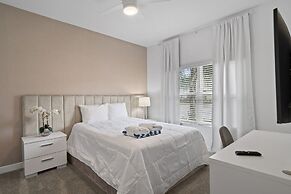Stunning Home at Storey Lake Close to Disney