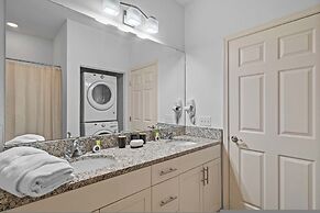 Modern 3 Bed Villa Newly Renovated Prime Location