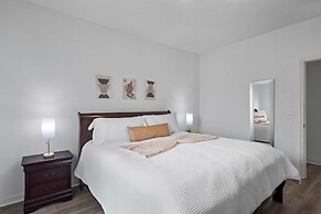 Modern 3 Bed Villa Newly Renovated Prime Location