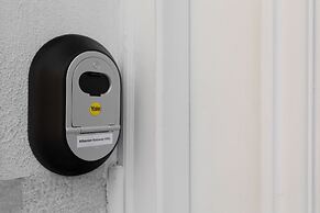 Athenian Getaway Villa by Athenian Homes