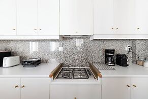 Athenian Getaway Villa by Athenian Homes