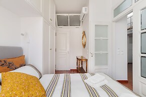 Athenian Getaway Villa by Athenian Homes