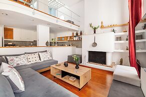 Athenian Getaway Villa by Athenian Homes