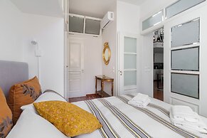 Athenian Getaway Villa by Athenian Homes