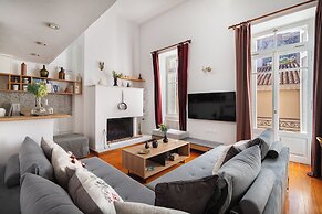 Athenian Getaway Villa by Athenian Homes