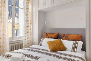 Athenian Getaway Villa by Athenian Homes