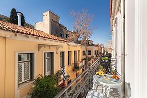 Athenian Getaway Villa by Athenian Homes