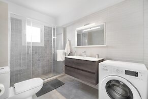 Athenian Getaway Villa by Athenian Homes