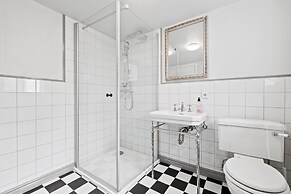 Downtown Baldursbrá Holiday Home