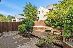 Downtown Baldursbrá Holiday Home