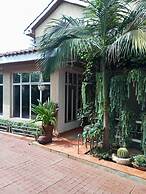 Rofty Vacation Home Utawala