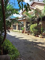 Rofty Vacation Home Utawala