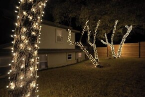 Exceptional Lake Travis Estate w Pool