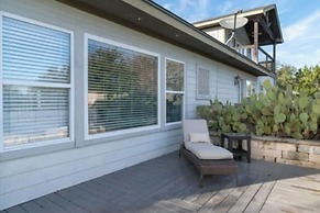 Exceptional Lake Travis Estate w Pool