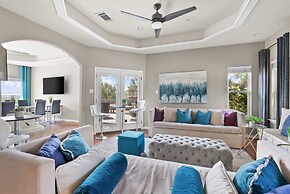 Exceptional Lake Travis Estate w Pool