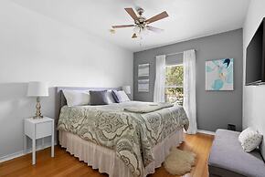 Exceptional Lake Travis Estate w Pool