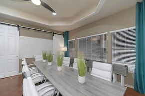 Exceptional Lake Travis Estate w Pool