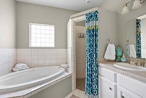 Exceptional Lake Travis Estate w Pool