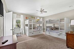 Exceptional Lake Travis Estate w Pool