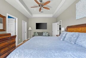 Exceptional Lake Travis Estate w Pool