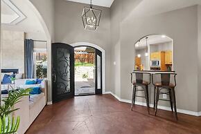 Exceptional Lake Travis Estate w Pool