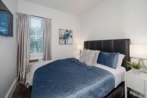 Exceptional Lake Travis Estate w Pool