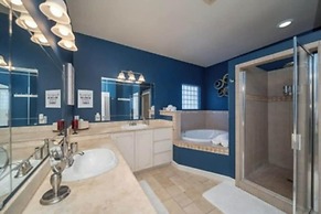 Exceptional Lake Travis Estate w Pool