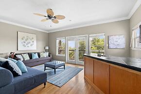 Exceptional Lake Travis Estate w Pool